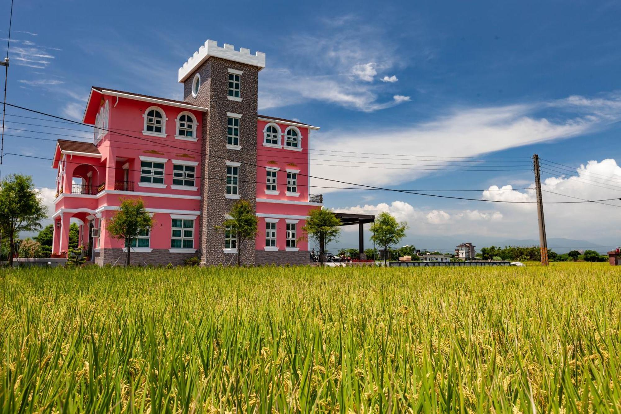 Michelin Castle - Yilan Homestay อู่เจี๋ย ภายนอก รูปภาพ
